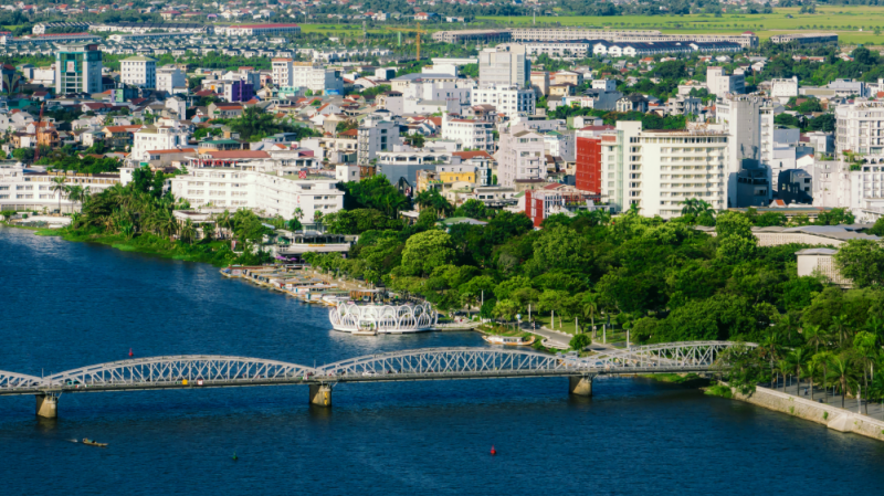 Điểm tin tháng 7/2026: Huế sôi động mùa lễ hội, tạo đà cho du lịch và tăng trưởng dịch vụ
